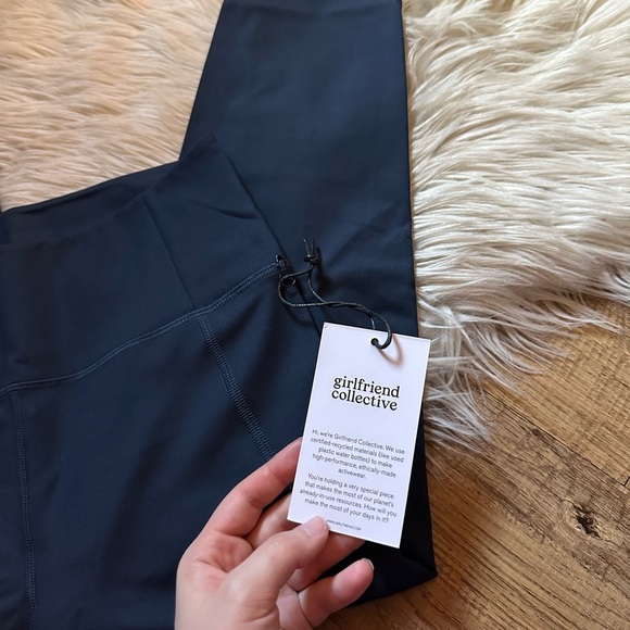 GIRLFRIEND COLLECTIVE High-Rise Compression 7/8 Leggings In Navy Blue - Picture 7 of 7